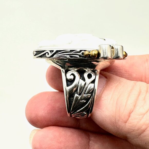 Elegant White and Gold Cameo Ring - Picture 4 of 8